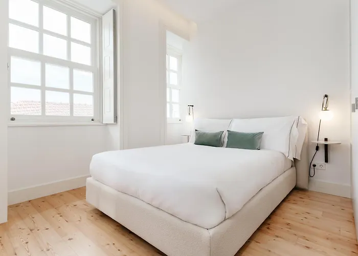 Feel Clerigos Charm Flats *