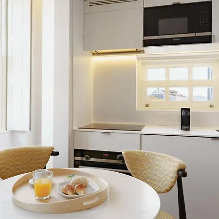 Feel Clerigos Charm Flats