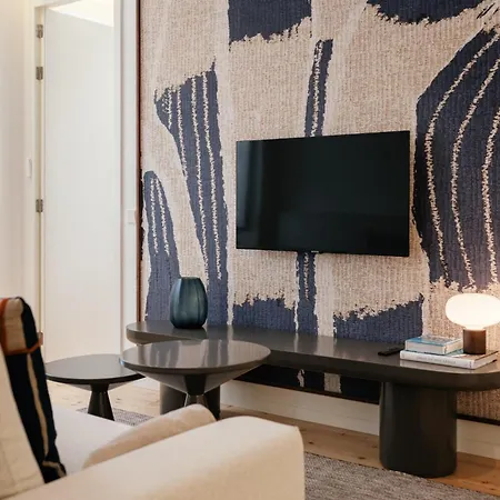 Feel Clerigos Charm Flats